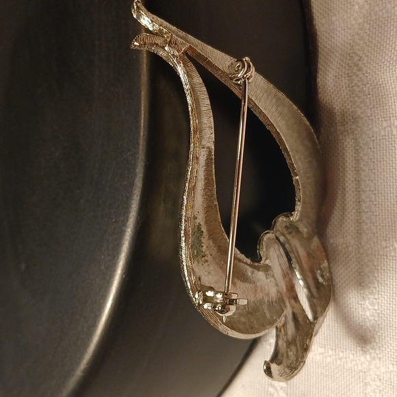 Vintage Silvertone Swirl Brooch Pin Womens Costume Jewelry - Picture 9 of 12